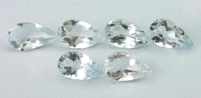 1.02 ctsNatural Aquamarine Lot: No Reserve! Title: 1.02 ctsNatural Aquamarine Lot Additional Information: Gemstone : Natural Aquamarine Origin : Australia Weight : 1.02 carats Dimensions : 5x3 mm [calibrated] Shape : Pear Cut Number
