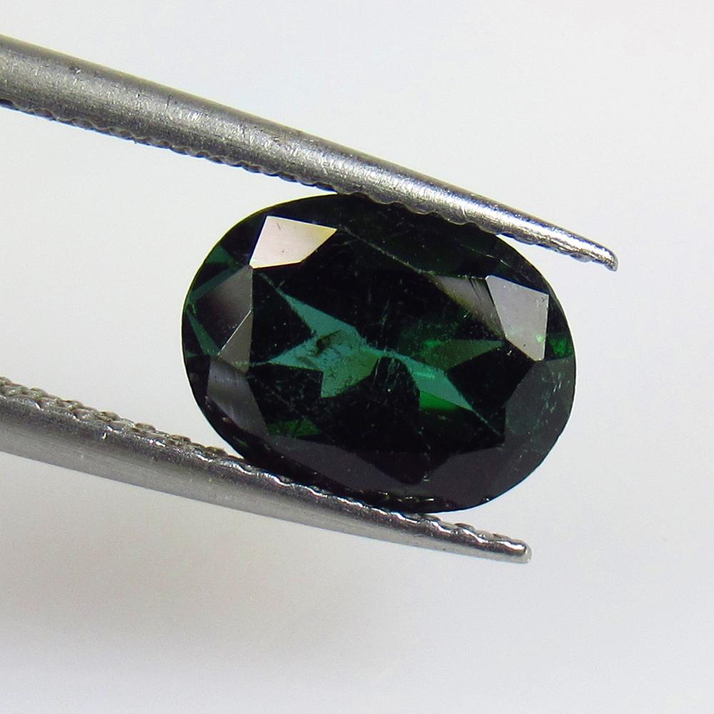 1.91 Ctw Natural Tourmaline Oval Cut: No Reserve! Title: 1.91 Ctw Natural Tourmaline Oval Cut Stone Clarity: VVS Gemstones: Natural Tourmaline Size/Dimensions: 1.91 Carat Weights: 9.10 x 7.00 x 5.00 mm Additional Information: Oval Cut / O