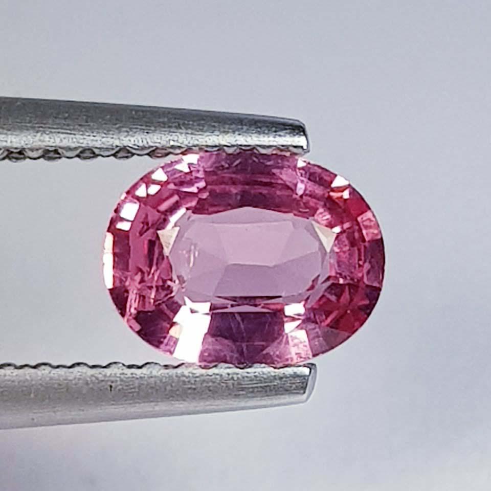 0.76 Ctz Top Grade Natural Spinel: No Reserve! Title: 0.76 Ctz Top Grade Natural Spinel Color/Clarity: Purple / VVS Gemstones: Spinel Carat Weights: 0.76 Size/Dimensions: 6.30 x 5.20 x 2.70 Additional Information: Oval / Burma Shipping