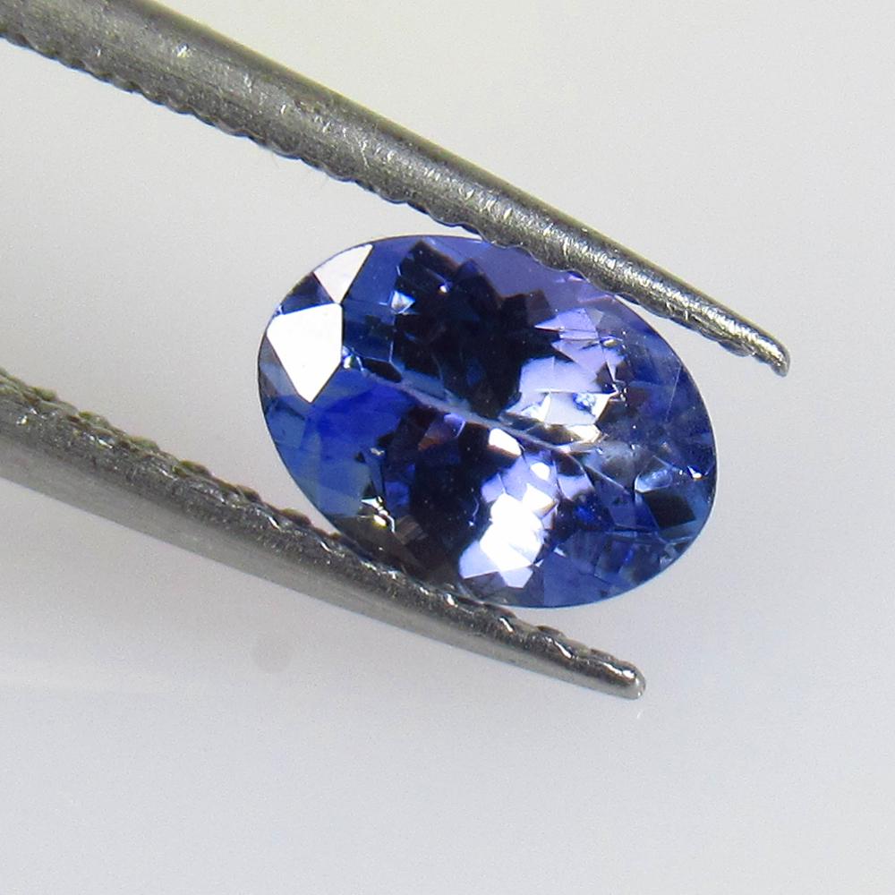 0.92 Ctw Natural Tanzanite Oval Cut: No Reserve! Title: 0.92 Ctw Natural Tanzanite Oval Cut Stone Clarity: VVS Gemstones: Natural Tanzanite Size/Dimensions: 0.92 Carat Weights: 7.20 x 5.20 x 3.60 mm Additional Information: Top Quality Lu