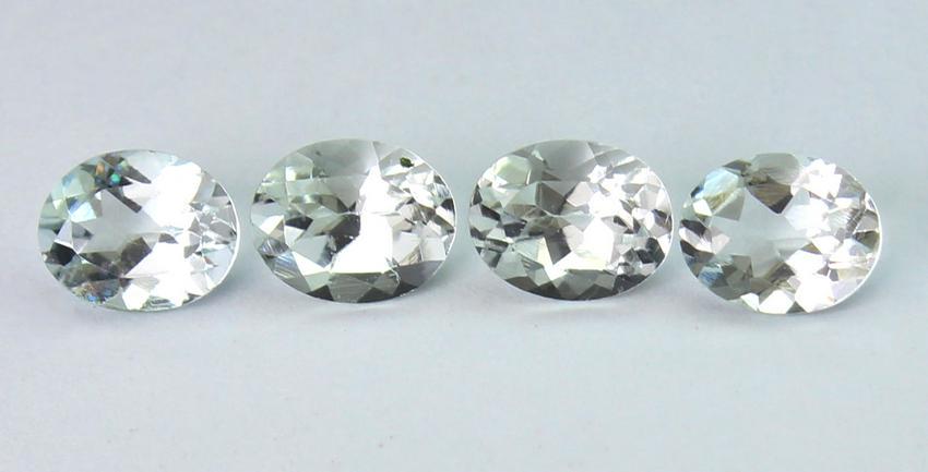 1.31 Cts Natural Aquamarine Lot: No Reserve! Title: 1.31 Cts Natural Aquamarine Lot Additional Information: Gemstone: Natural Aquamarine Origin: Australia Weight: 1.31 carats Dimensions: 5x4 mm Shape: Oval Cut Number Of Stone: 4 Colo