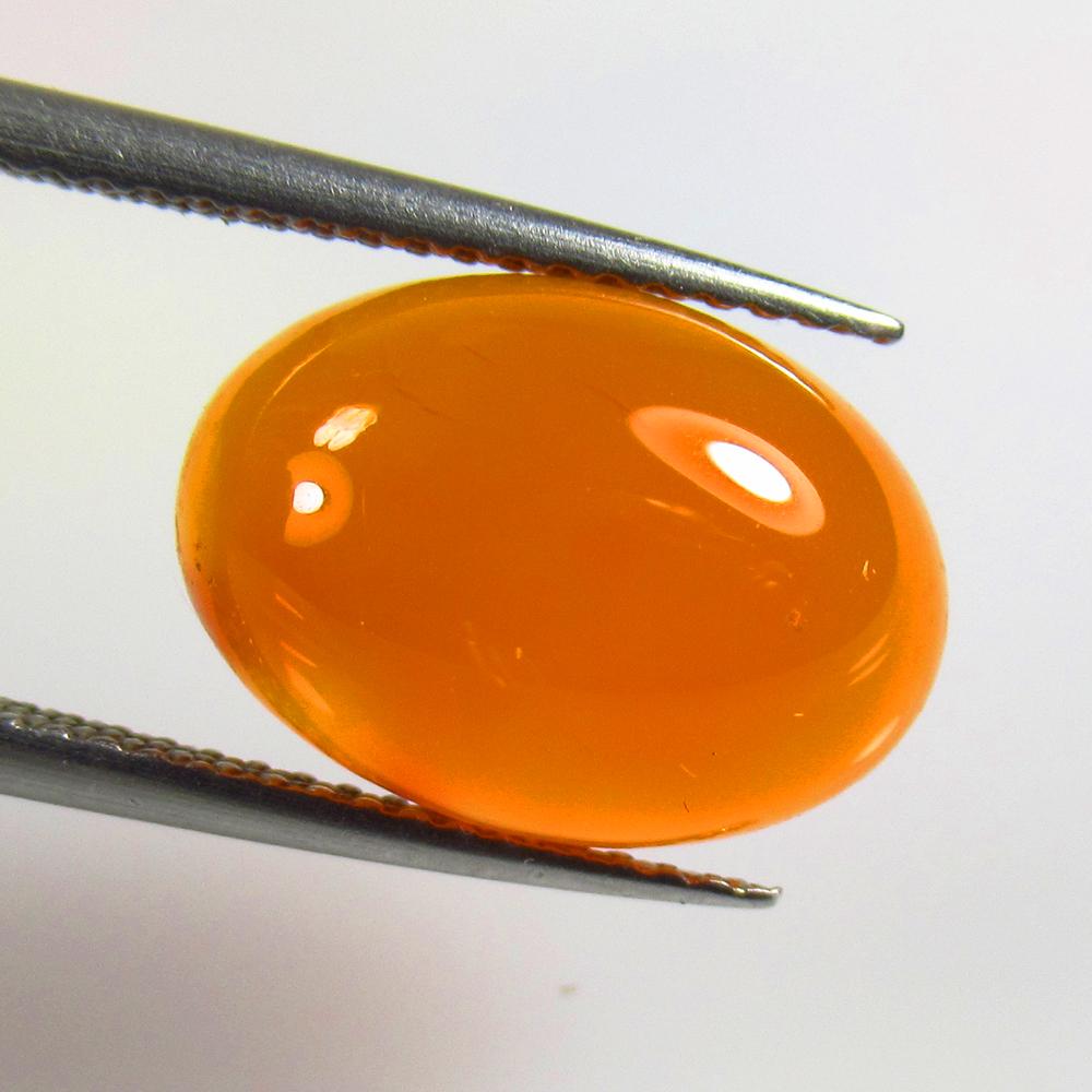 5.89 Ctw Natural Orange Carnelian Oval Cab: No Reserve! Title: 5.89 Ctw Natural Orange Carnelian Oval Cab Stone Clarity: Semi-Transparent Gemstones: Carnelian Size/Dimensions: 5.89 Carat Weights: 14.10 x 10.00 x 5.50 mm Additional Information: 