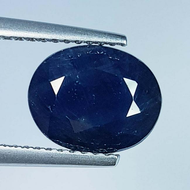 3.33 Ctz Natural Blue Sapphire: No Reserve! Title: 3.33 Ctz Natural Blue Sapphire Color/Clarity: Blue / VS Gemstones: Sapphire Carat Weights: 3.33 Size/Dimensions: 10.00 x 8.00 x 4.70 Additional Information: Oval / Burma Shipping: