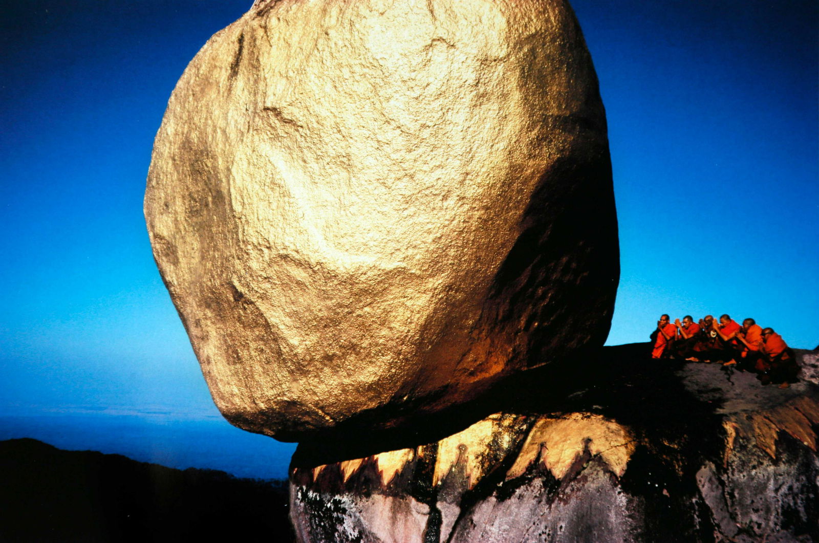 Hiroji Kubota, Swhe Pyi Daw Rock. Mon, Myanmar, 1978 (1 of 1)