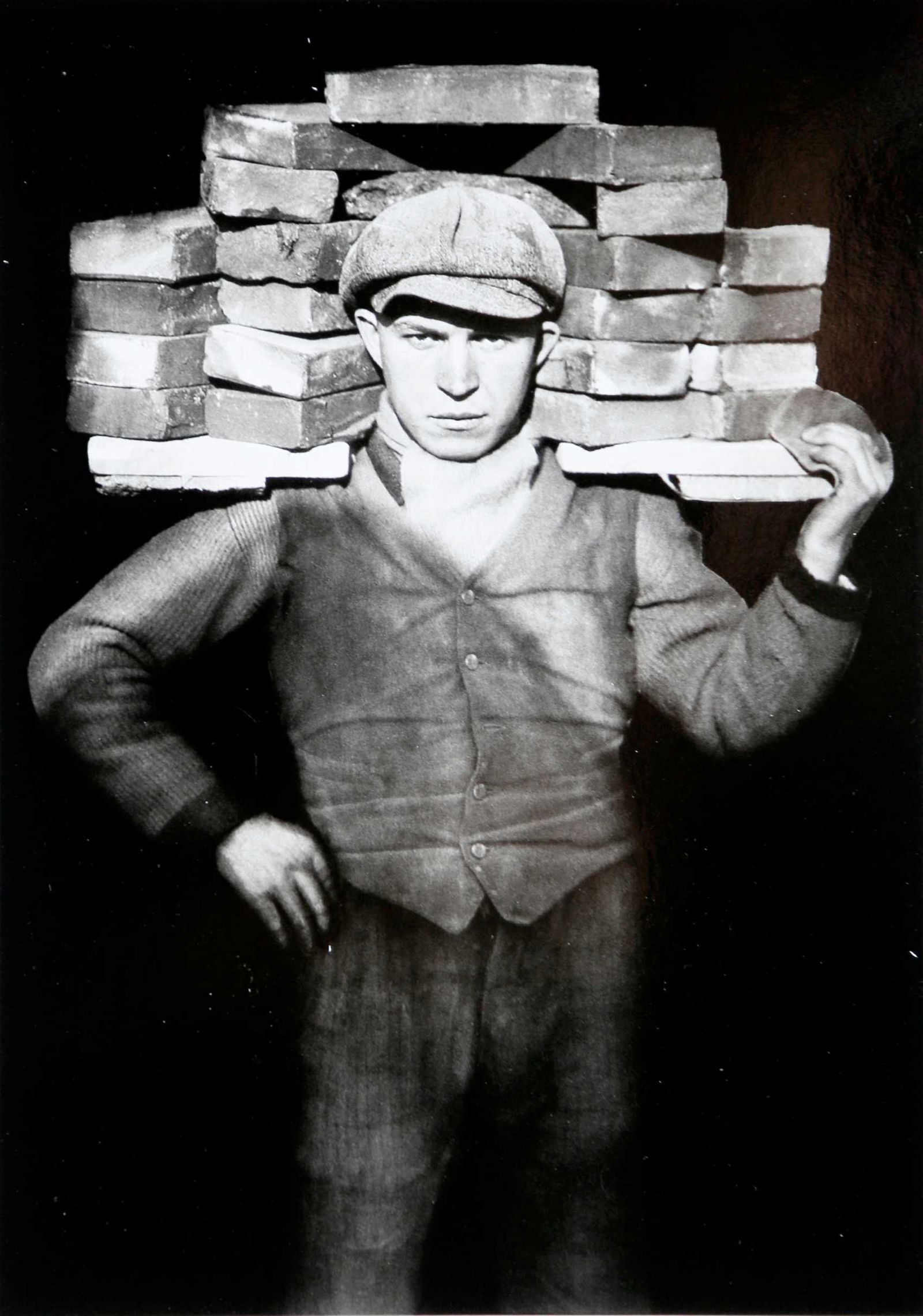 August Sander, Bricklayer, 1928 (1 of 2)
