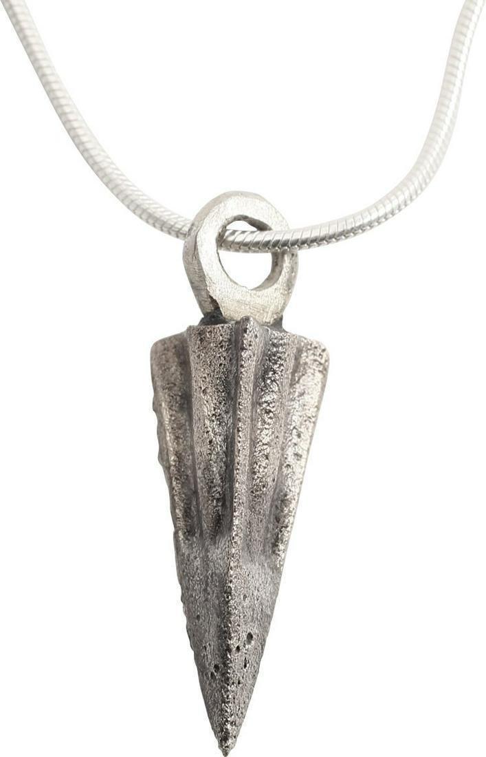 ROMAN ARROWHEAD PENDANT, 3rd-5th CENT. AD (1 of 3)