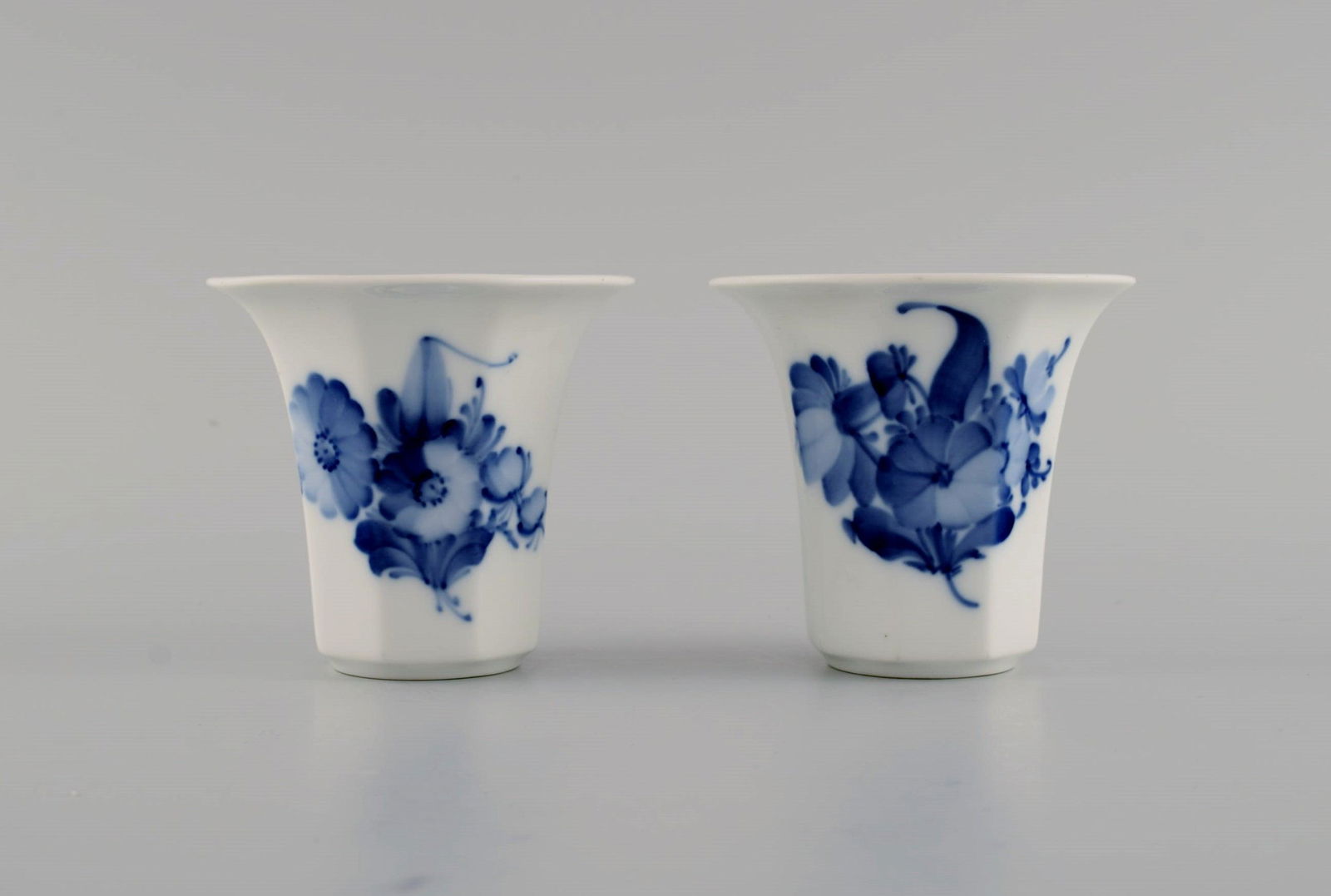 Royal Copenhagen Blue Flower Angular. Two small vases. Dated 1889-1922. Model number 10/8613. (1 of 4)