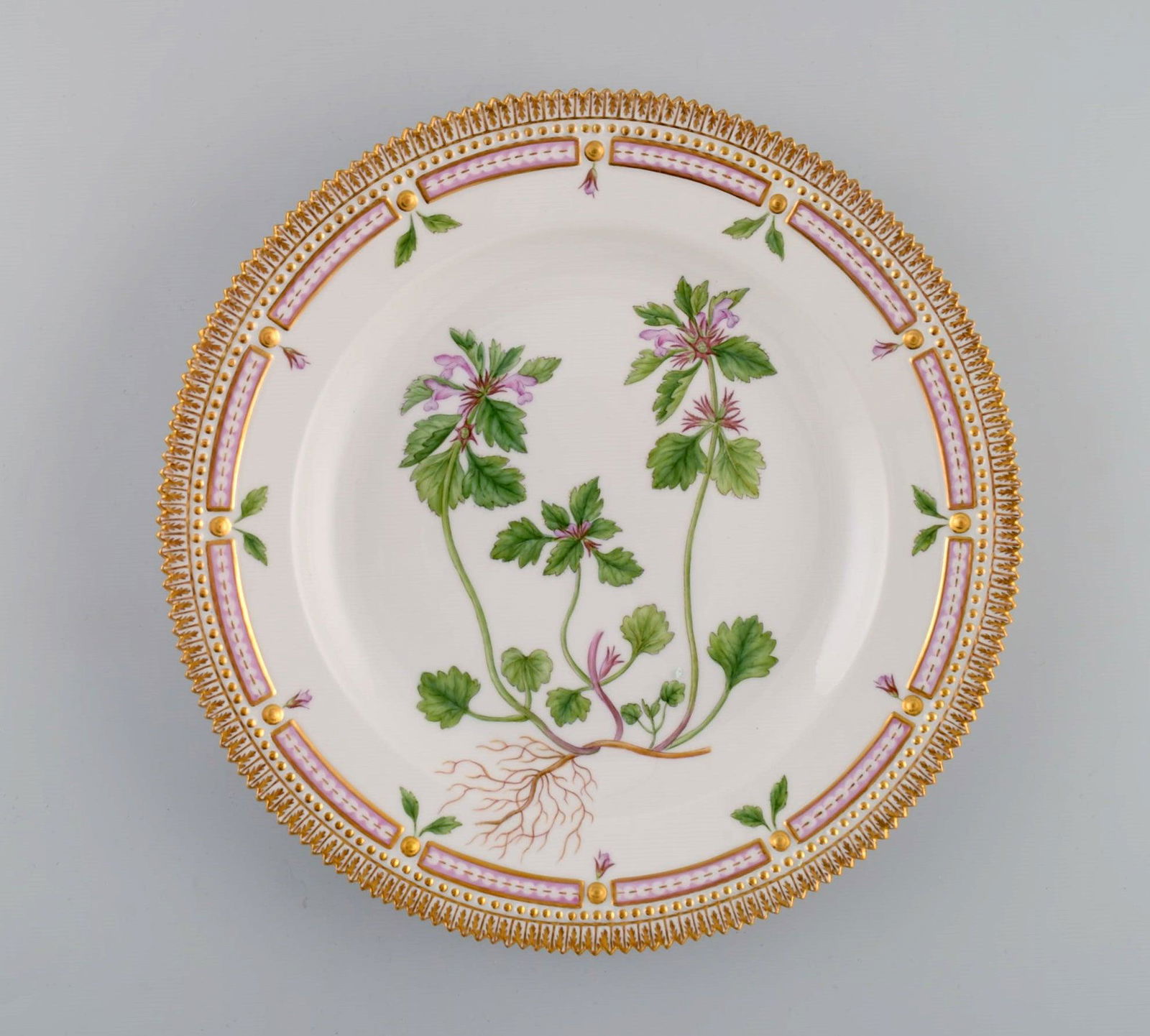 Royal Copenhagen Flora Danica dinner plate in hand-painted porcelain with flowers and gold (1 of 4)