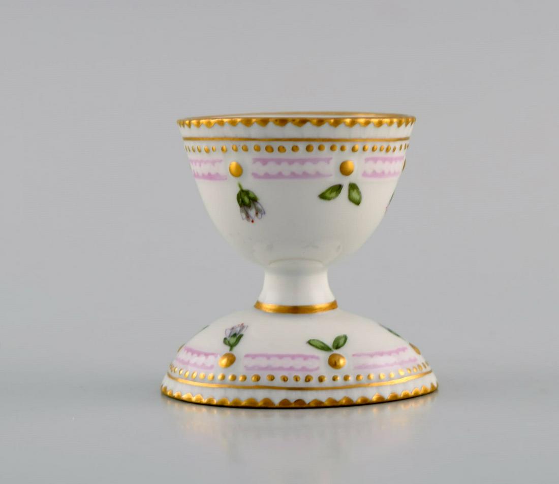 Royal Copenhagen Flora Danica egg cup in hand-painted porcelain with flowers and gold decoration. (1 of 6)