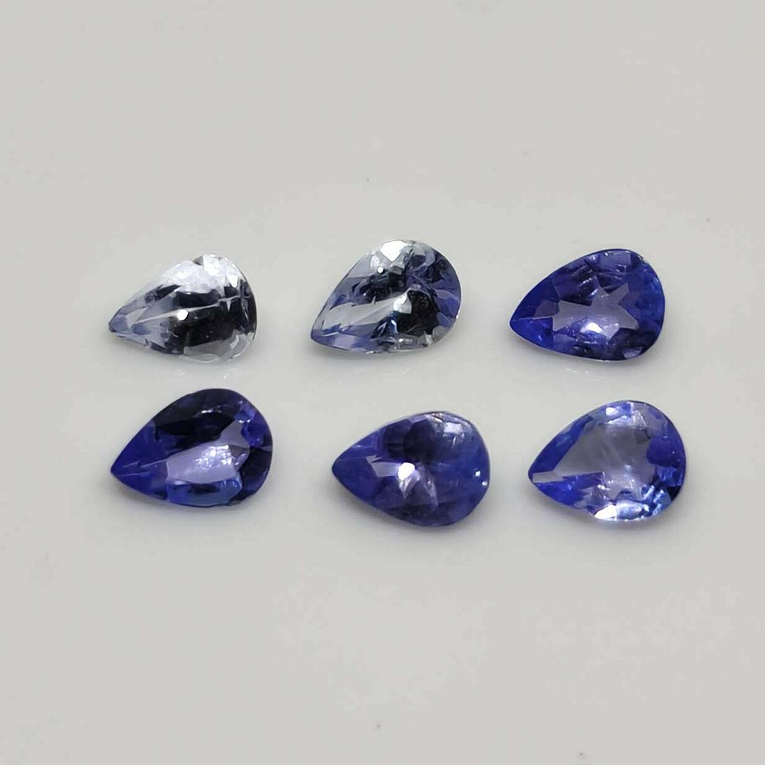 0.90 ct Natural Tanzanite Lot: No Reserve! Title: 0.90 ct Natural Tanzanite Lot Additional Information: Gemstones: Tanzanite Carat Weights: 0.90 ct Size/Dimensions: 4 x 3 mm Materials & Techniques: Tanzanite Shipping: Domestic: Fla
