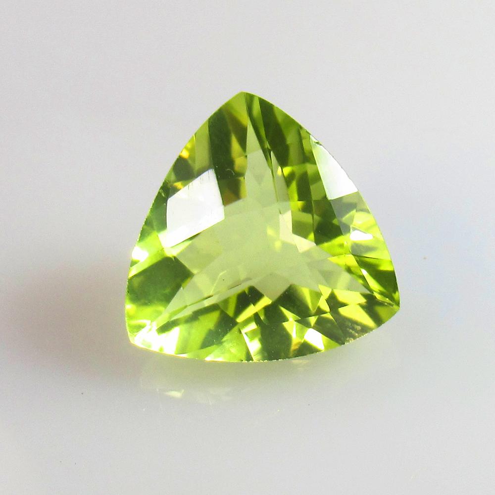 10.73 Ctw Natural Lemon Quartz Trillion Cut: No Reserve! Title: 10.73 Ctw Natural Lemon Quartz Trillion Cut Stone Clarity: VVS Gemstones: Natural Lemon Quartz Carat Weights: 10.73 Size/Dimensions: 15.90 x 15.60 x 9.00 mm Additional Information: 