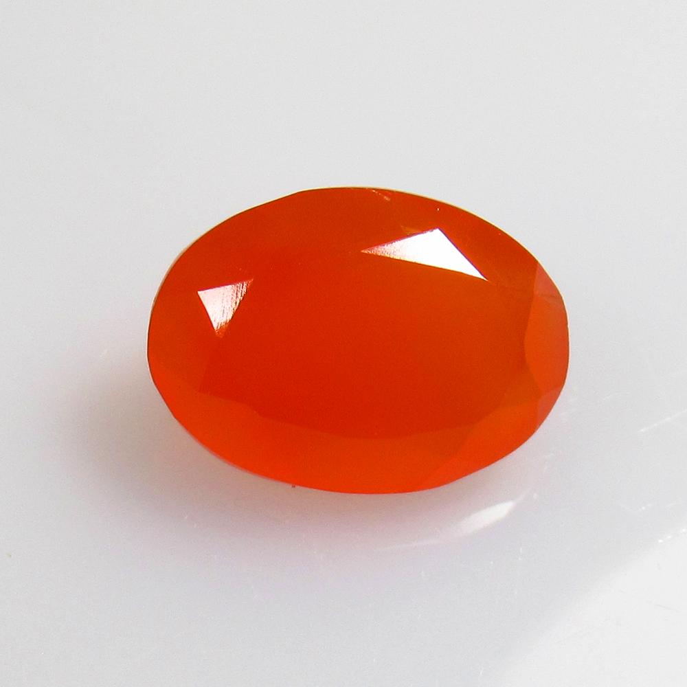 5.58 Ctw Natural Orange Carnelian Oval Cab: No Reserve! Title: 5.58 Ctw Natural Orange Carnelian Oval Cab Stone Clarity: Semi-Transparent Gemstones: Carnelian Carat Weights: 5.58 Size/Dimensions: 13.90 x 10.10 x 6.60 mm Additional Information: 