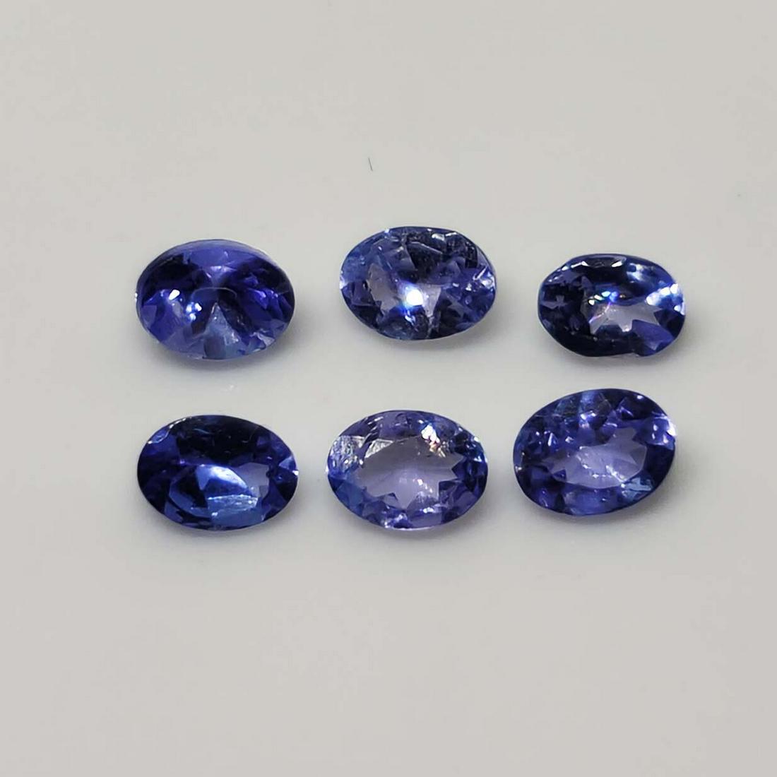 1.15 ct Natural Tanzanite Lot: No Reserve! Title: 1.15 ct Natural Tanzanite Lot Additional Information: Gemstones: Tanzanite Carat Weights: 1.15 ct Size/Dimensions: 4 x 3 mm Materials & Techniques: Tanzanite Shipping: Domestic: Fla