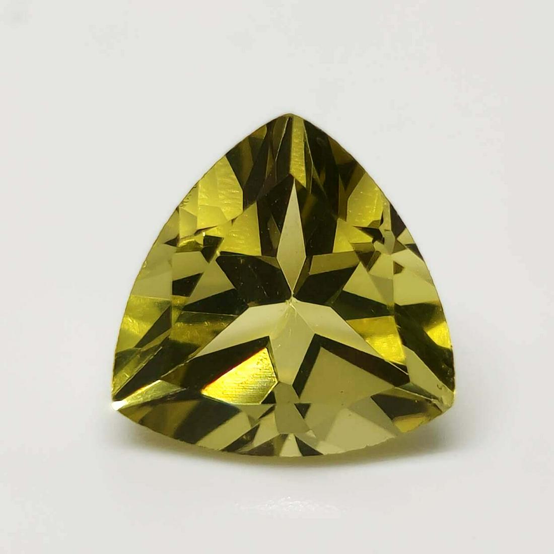 4.25 ct Natural Green Lemon Quartz: No Reserve! Title: 4.25 ct Natural Green Lemon Quartz Additional Information: Gemstones: Natural Lemon Quartz Carat Weights: 4.25 ct Size/Dimensions: 11 x 8 mm Materials & Techniques: Quartz Shipping: