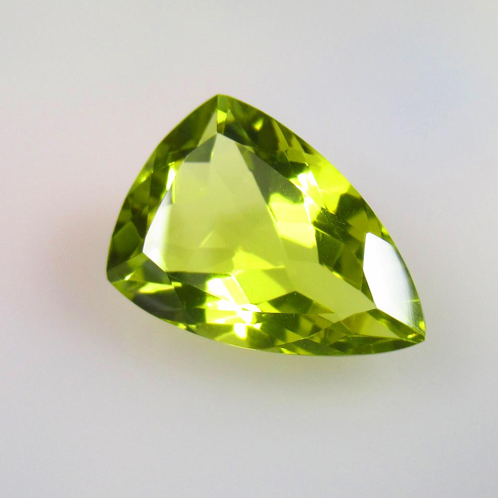 8.16 Ctw Natural Lemon Quartz Fancy Cut: No Reserve! Title: 8.16 Ctw Natural Lemon Quartz Fancy Cut Stone Clarity: VVS Gemstones: Natural Lemon Quartz Carat Weights: 8.16 Size/Dimensions: 17.00 x 11.90 x 7.40 mm Additional Information: Top C