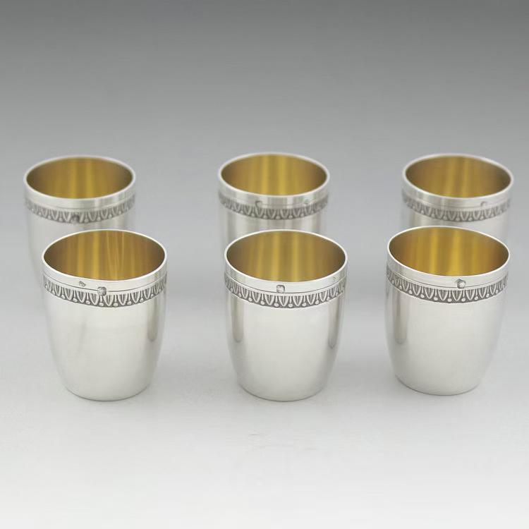 French sterling silver wine glass set in 1913: Title: French sterling silver wine glass set in 1913 Description: 3.4*4.0*2.5mm Weight (carats):126 G Silversmith: Vabre Elie status: appearance in good condition (one light concave)Net price: RMB 138