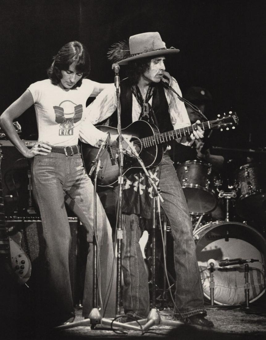 PETER SIMON - Bob Dylan and Joan Baez, Cambridge, 1975 (1 of 1)