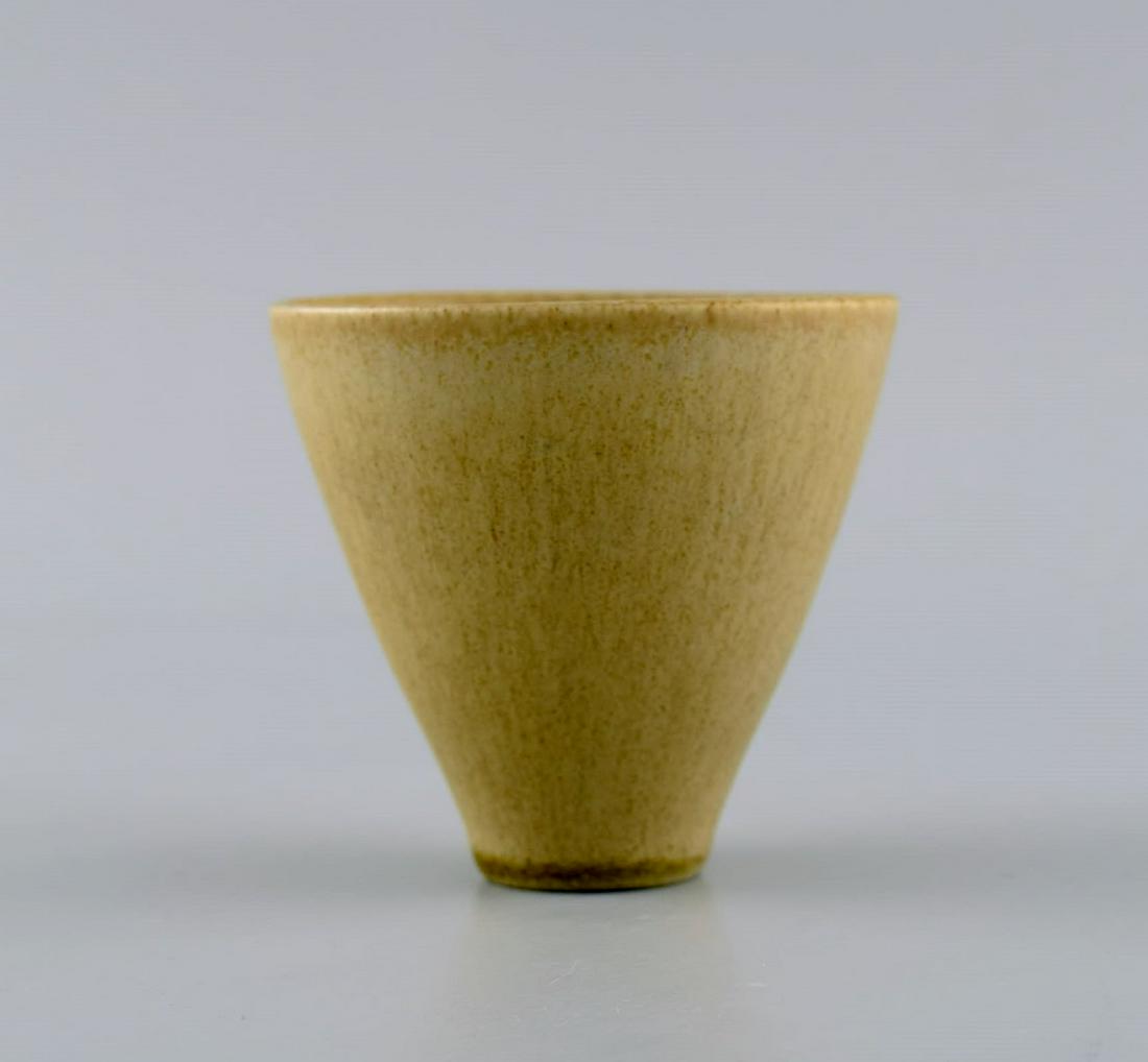 Stig Lindberg (1916-1982) for Gustavsberg. Vase in glazed ceramics. Beautiful glaze in light earth: Stig Lindberg (1916-1982) for Gustavsberg. Vase in glazed ceramics. Beautiful glaze in light earth tones. Mid-20th century. Measures: 7 x 7 cm. In excellent condition. Stamped. Reserve: $100.00 Shippi