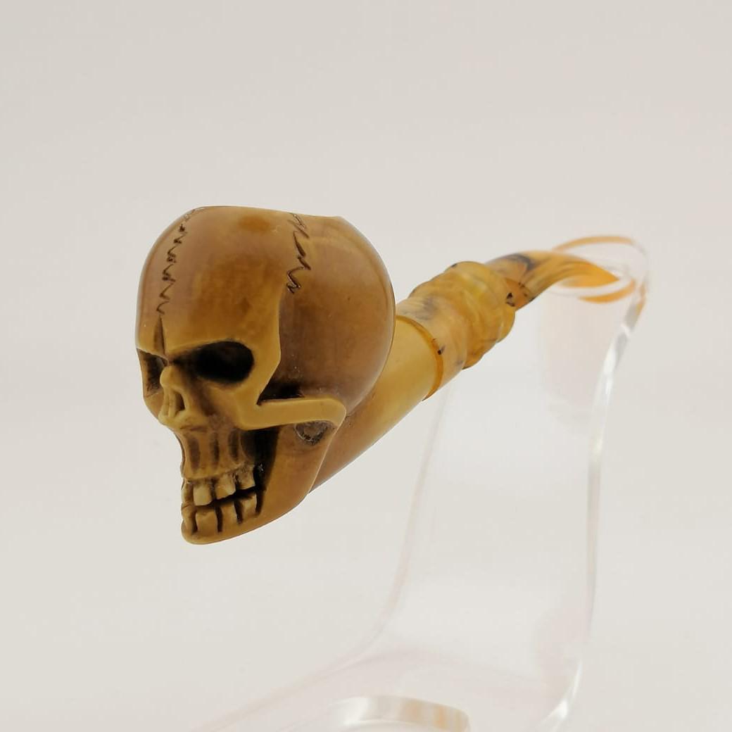 Skull Meerschaum Pipe: Title: Skull Meerschaum Pipe Materials: Meerschaum Dimension: 5.1 inch (13cm) Additional Information: Skull,Hand carved Meerschaum Pipe. Made in Turkey,Eskisehir by Meerschaum Carve Master.Best Qualit