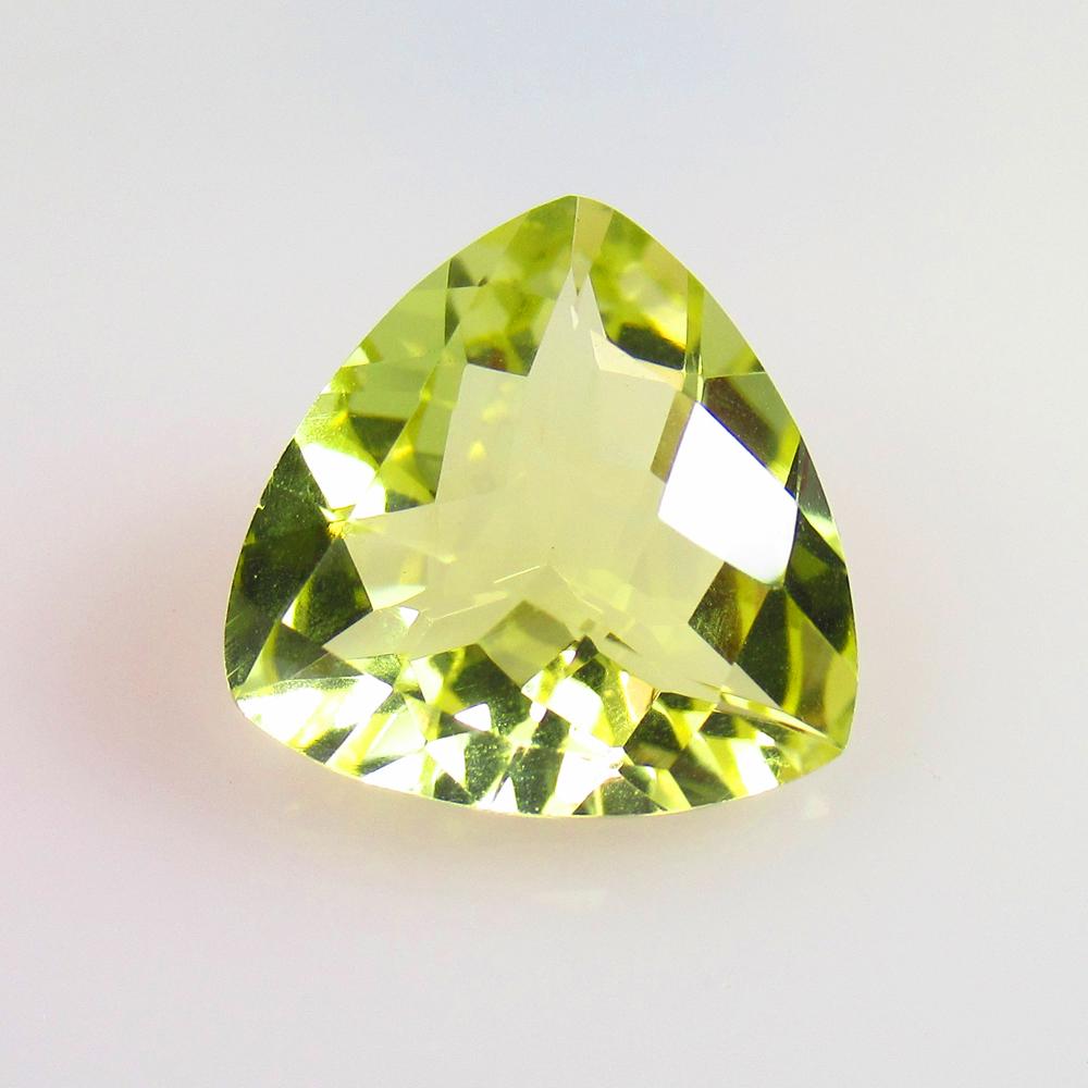 8.60 Ctw Natural Lemon Quartz Trillion Cut: No Reserve! Title: 8.60 Ctw Natural Lemon Quartz Trillion Cut Stone Clarity: VVS Gemstones: Natural Lemon Quartz Carat Weights: 8.6 Size/Dimensions: 14.90 x 14.90 x 8.10 mm Additional Information: Goo