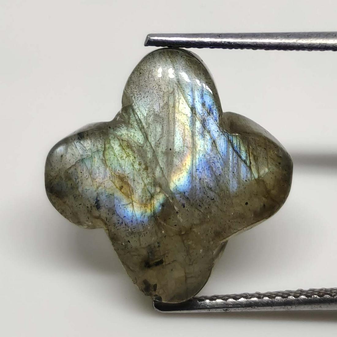 9.05 ct Natural Labradorite Star: No Reserve! Title: 9.05 ct Natural Labradorite Star Additional Information: Gemstones: Labradorite Carat Weights: 9.05 ct Size/Dimensions: 13 X 13 X 5 mm Materials & Techniques: labradorite Shipping: