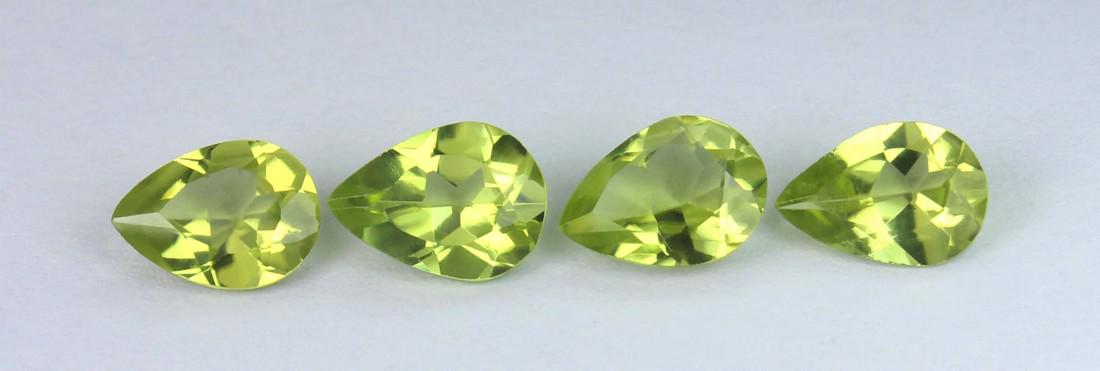 2.34 cts Natural Peridot Lot (1 of 3)