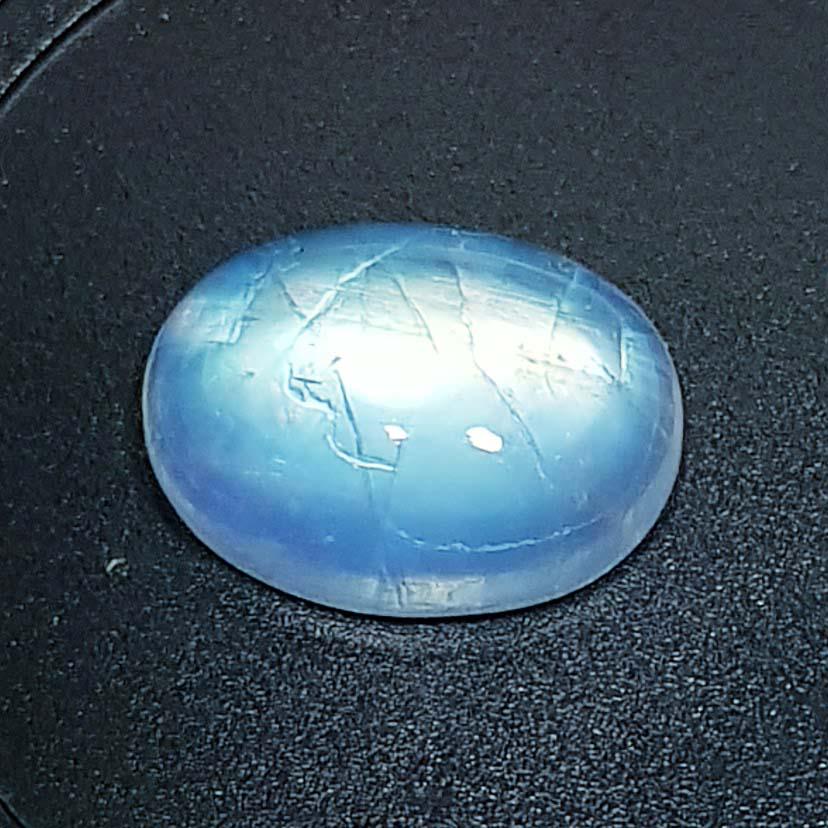 7.93 Ctz Natural Royal Blue Moonstone: No Reserve! Title: 7.93 Ctz Natural Royal Blue Moonstone Color/Clarity: Royal Blue / Transparent Gemstones: Moonstone Carat Weights: 8.96 Size/Dimensions: 15.40 x 11,50 x 5.70 Additional Information: