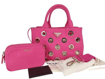 PRADA Shopping Bag "Hemp" - New with accessories: Title: PRADA Shopping Bag "Hemp" - New with accessoriesMaterial: Leather, coated canvas, cotton, canvasLength 28 cm, Height 19 cm, Depth 16 cm, Adjustable shoulder strapDescription: (4155/B). Hemp