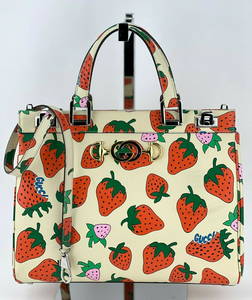 Gucci Handbag Strawberry Medium Zumi Interlocking GG Horsebit Top Handle B487