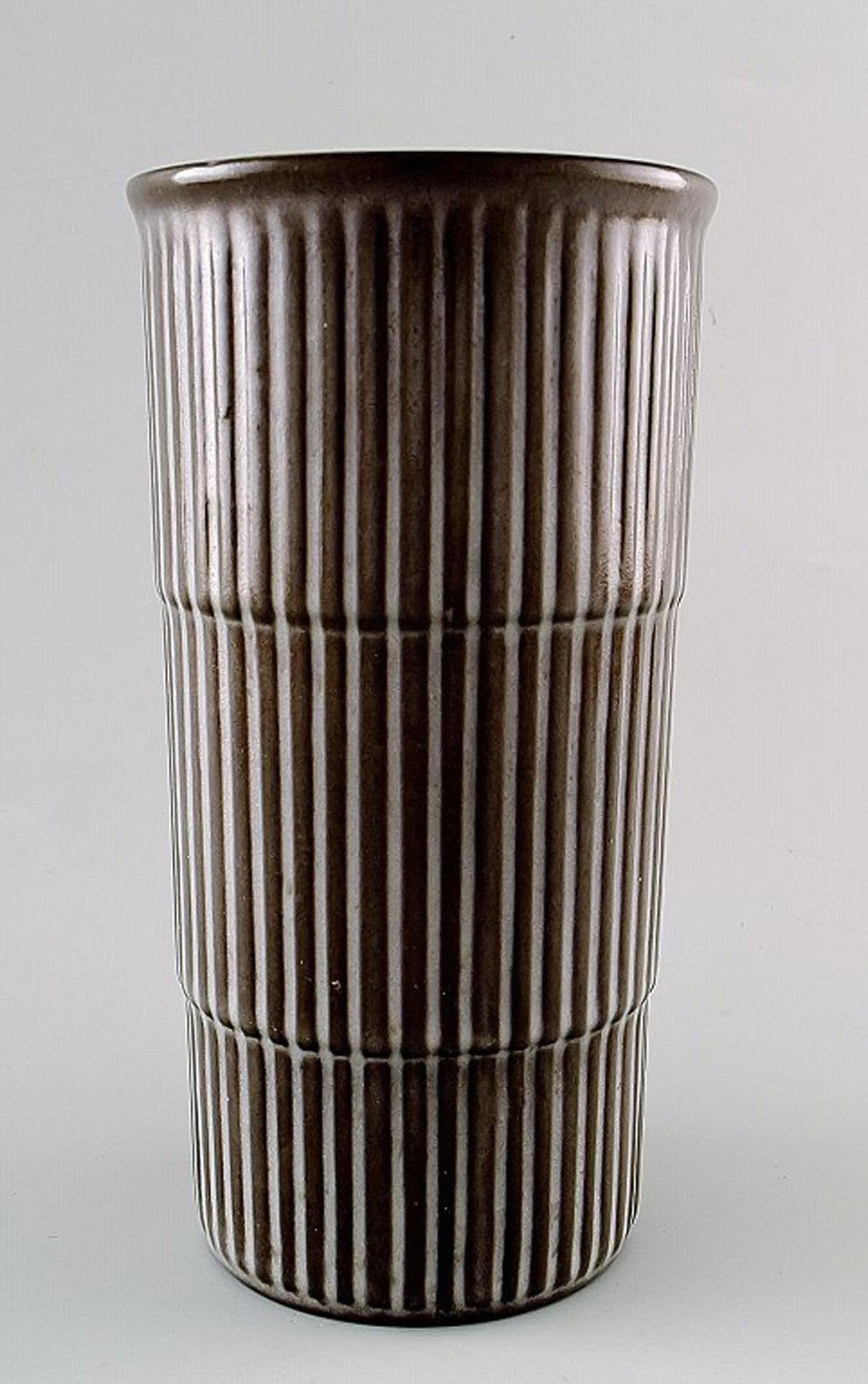 Sven Erik Skawonius for Upsala-Ekeby "Lena" ceramic vase.: Sven Erik Skawonius for Upsala-Ekeby "Lena" ceramic vase. In perfect condition. 1969-70. Measures 18.5 x 10 cm. Stamped. Reserve: $175.00 Shipping: Domestic: Shipping rates are determined by destinati