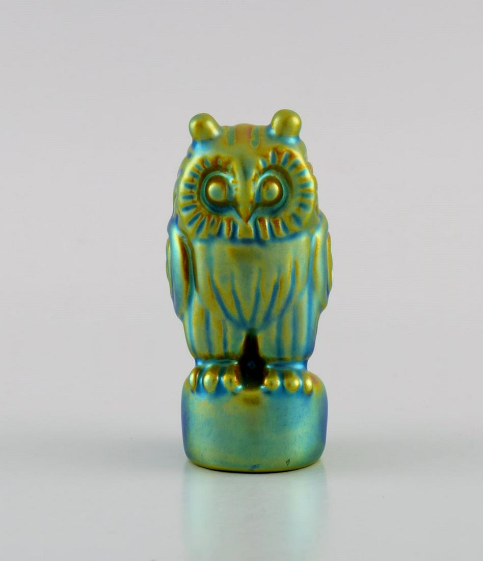 Zsolnay owl in glazed ceramics. Beautiful eosin glaze. Late 20th century.: Zsolnay owl in glazed ceramics. Beautiful eosin glaze. Late 20th century. Measures: 8 x 4 cm. In excellent condition. Stamped. Reserve: $168.00 Shipping: Domestic: Shipping rates are determined by des