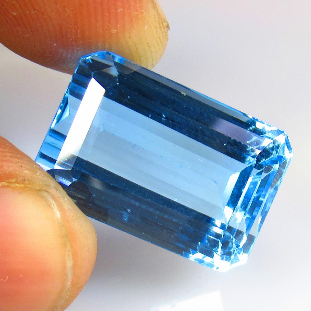 33.10 Ctw Natural Blue Topaz Octagon Cut (1 of 3)