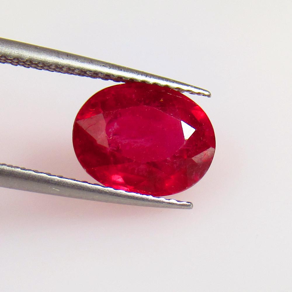 3.76 Ctw Natural Mozambique Red Ruby Oval Cut (1 of 3)
