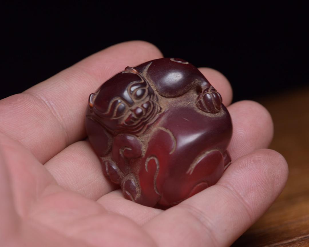 Vintage Red Zircon Fortune Pixiu Pendant: Title: Vintage Red Zircon Fortune Pixiu Pendant Date Period: After 1860 Origin: Chinese Materials: Zircon Dimensions: 41 x 38 x 23(mm)1.61 x 1.50 x 0.90(inches) Weight: 0.25 lbs/112 g Additional Infor