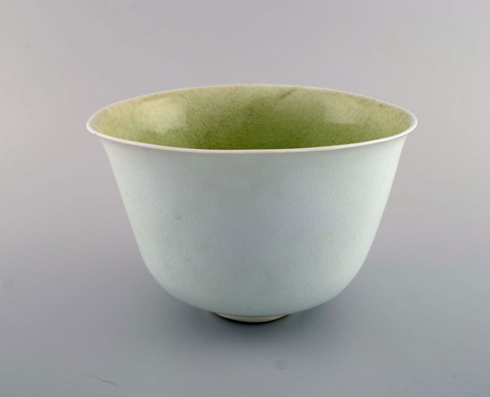 Gunhild Aaberg, Danish contemporary ceramist. Unique bowl in hand-painted glazed porcelain. (1 of 6)