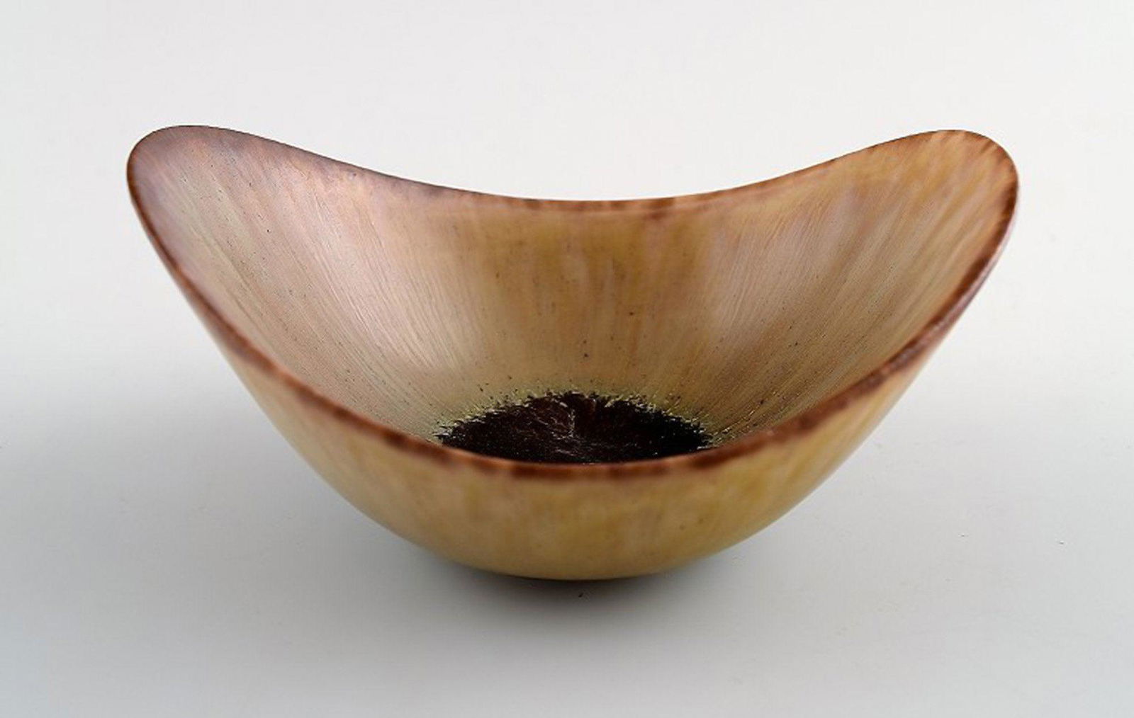Rörstrand, Sweden, Gunnar Nylund ceramic bowl. (1 of 5)