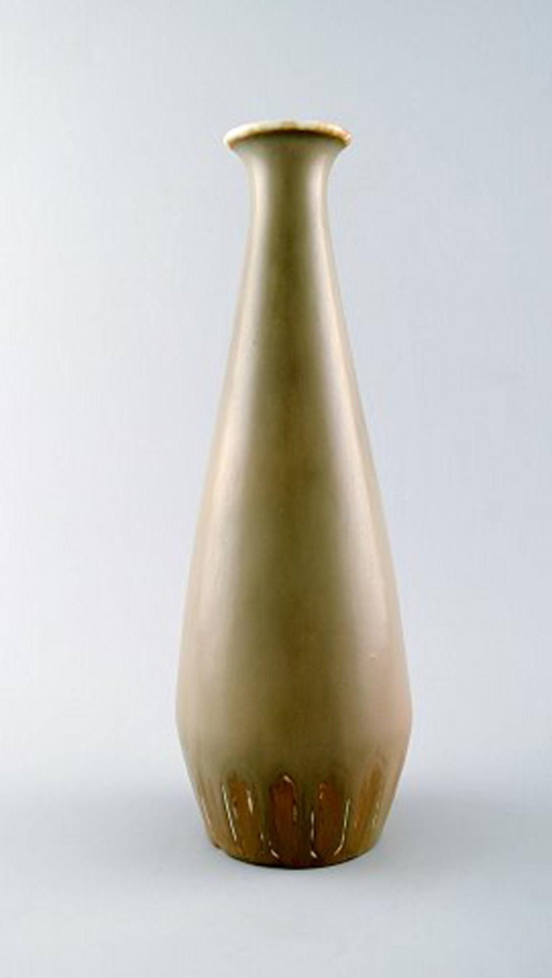Gunnar Nylund, Rörstrand vase in ceramics. (1 of 5)