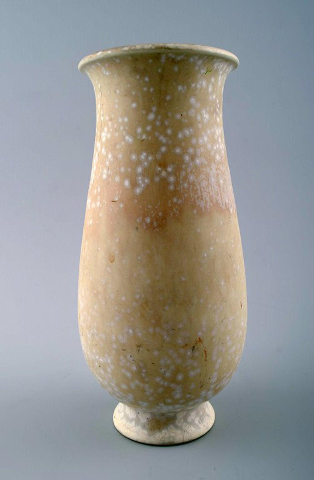 Gunnar Nylund, Rörstrand vase in ceramics. (1 of 5)
