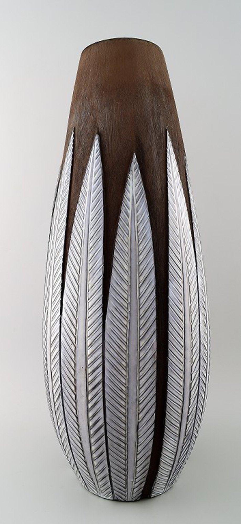 Anna-Lisa Thompson for Upsala-Ekeby "Paprika" ceramic large floor vase. Designed in 1948. (1 of 7)