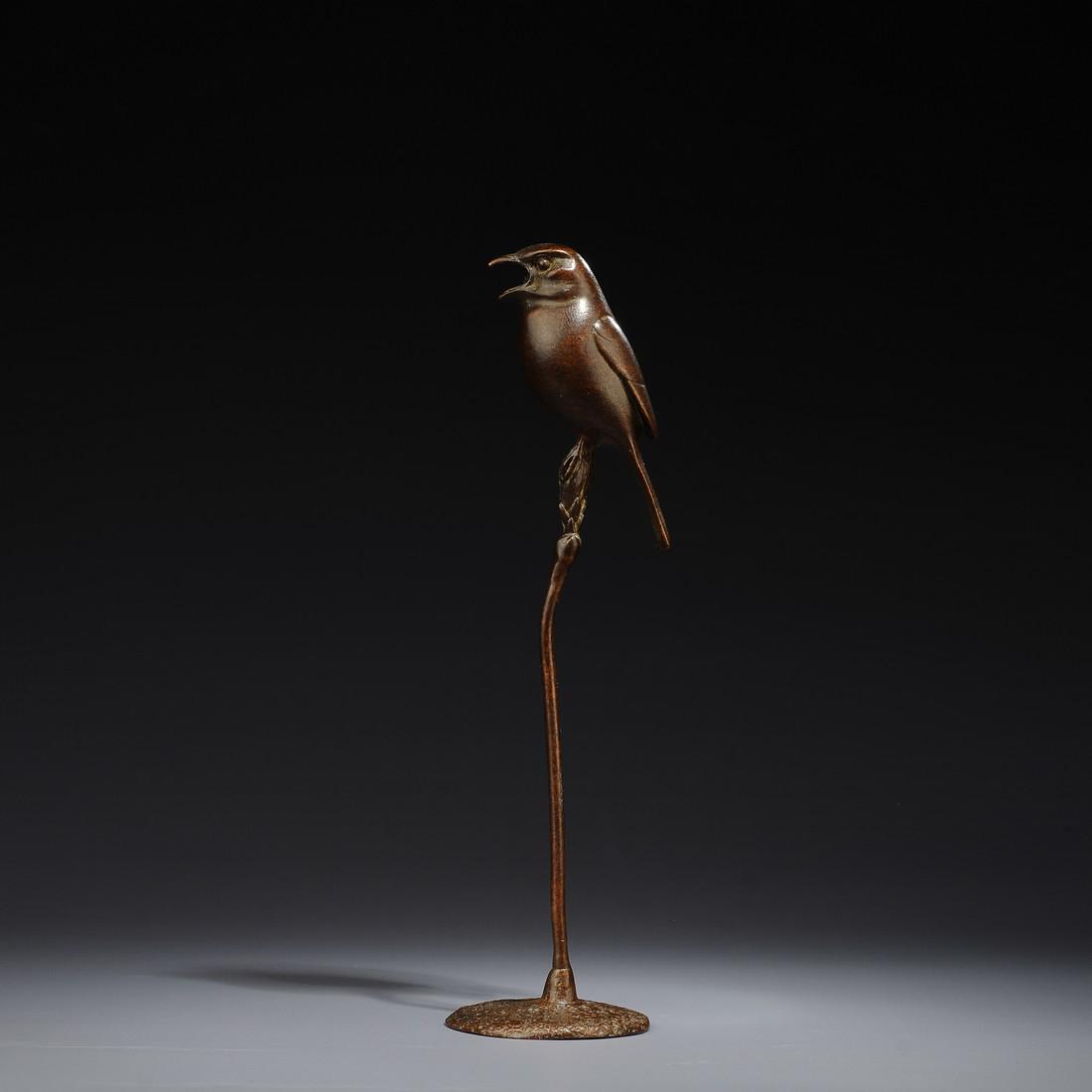 Japanese Meiji Bronze Bird Sculpture: Title: Japanese Meiji Bronze Bird Sculpture Origin: Asian private collection Period: 19th C Medium: N/A Description: Size: about 4x4x16 cm Antique bird sculpture from the Meiji period in Japan, handcr