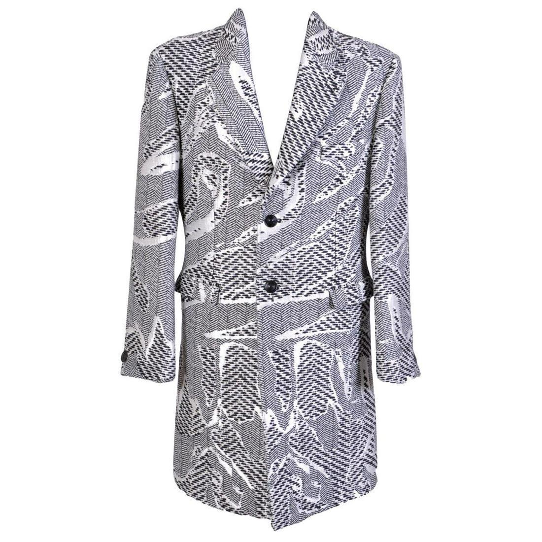 NEW VERSACE WHITE BLACK ALPACA COAT for MEN: NEW VERSACE WHITE BLACK ALPACA COAT for MEN 84% Alpaca, 12% Acetate, 4% Nylon Fully lined with Medusa signature lining. Detailed with Medusa buttons and three pockets. Very comfortable and extremely l