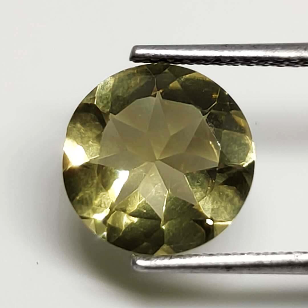 2.85 ct Natural Green Lemon Quartz: No Reserve! Title: 2.85 ct Natural Green Lemon Quartz Description: Gemstones: Quartz Carat Weights: 2.85 ct Size/Dimensions: 10 x 10 x 5 mm Gemstone: Quartz,Stone Shipping: Domestic: Flat-rate of