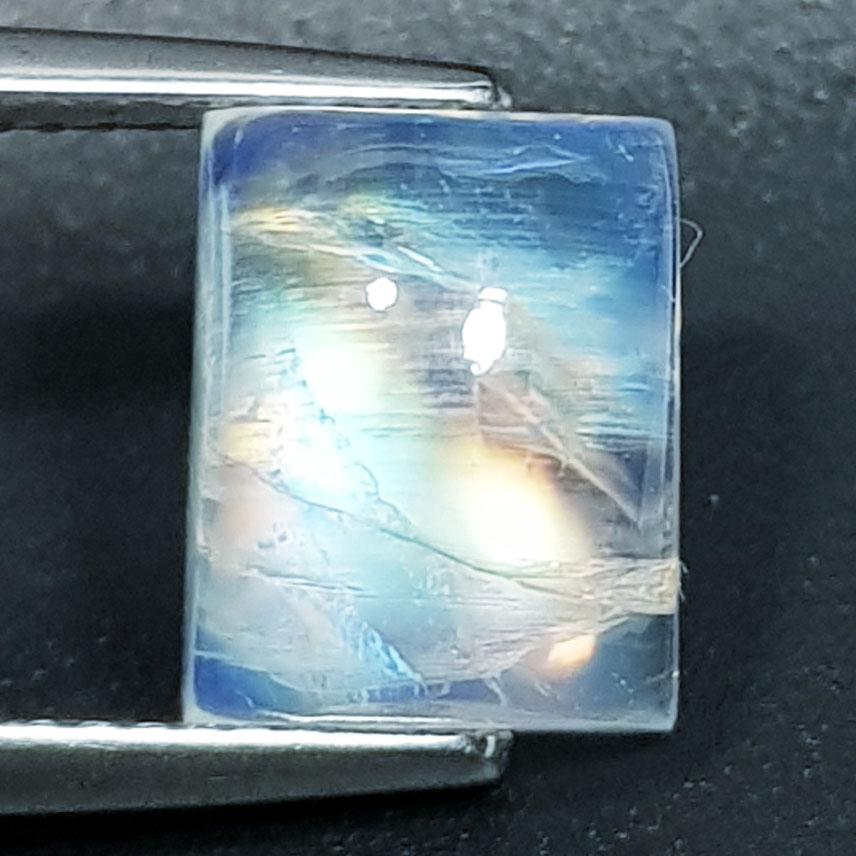 5.00 Ctz Rare Gem Royal Blue Moonstone: No Reserve! Title: 5.00 Ctz Rare Gem Royal Blue Moonstone Color/Clarity: Royal Blue/ Transparent Gemstone: Moonstone Carat Weight: 5 Size/Dimensions: 10.20 x 8.00 x 6.00 Additioanl Information: Cushio