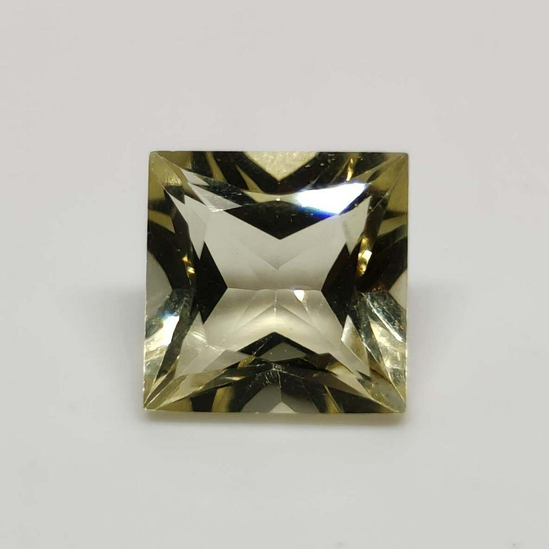 2.40 ct Natural Green Lemon Quartz: No Reserve! Title: 2.40 ct Natural Green Lemon Quartz Description: Gemstones: Quartz Carat Weights: 2.40 ct Size/Dimensions: 8 x 8 x 5 mm Gemstone: Quartz,Stone Shipping: Domestic: Flat-rate of $7