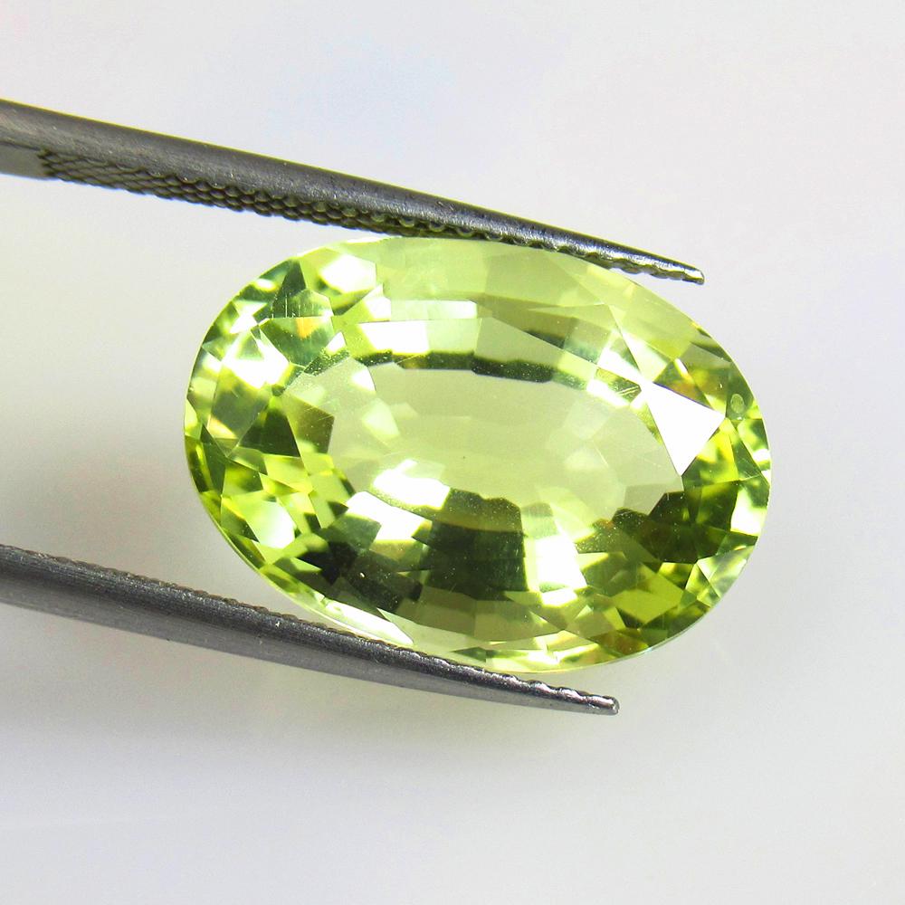 10.81 Ctw Natural Lemon Quartz Oval Cut: No Reserve! Title: 10.81 Ctw Natural Lemon Quartz Oval Cut Clarity: VVS Gemstone: Natural Lemon Quartz Carat Weight: 10.81 Size/Dimensions: 17.30 x 12.50 x 8.70 mm Additional Information: Top Class Lu