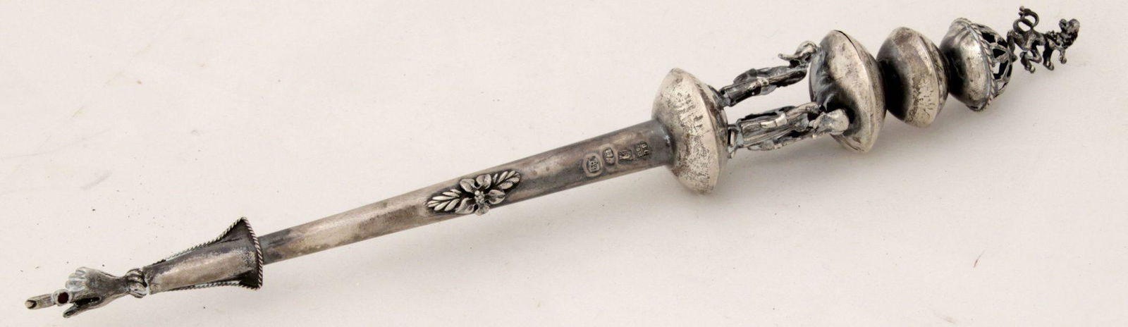 Judaica, Torah pointer, silver (1 of 2)