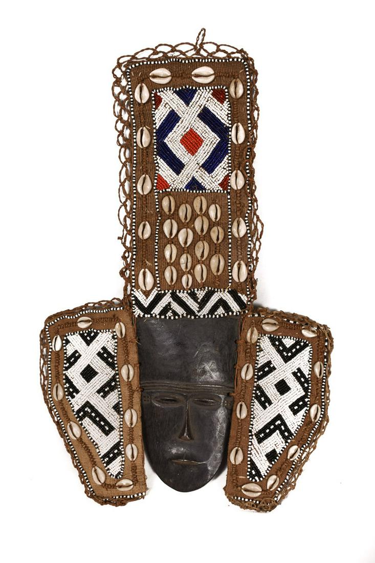 Lele Mask - Beads, Cauris, Plant fibre, Wood - KUBA - DR Congo (1 of 8)