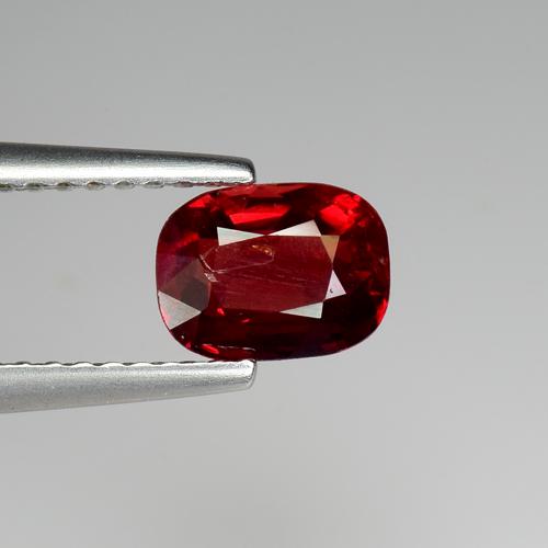 0.97 CTS EXTRAORDINARY LUSTER 100 % NATURAL RED SPINEL CUSHION SHAPE GOOD LUSTER GEMS: Title: 0.97 CTS EXTRAORDINARY LUSTER 100 % NATURAL RED SPINEL CUSHION SHAPE GOOD LUSTER GEMS Carat Weight: 0.97 Size/Dimensions: 6.6 x 4.9 x 3.1 MM Additional Information: CLARITY VS Reserve: $55.00 S