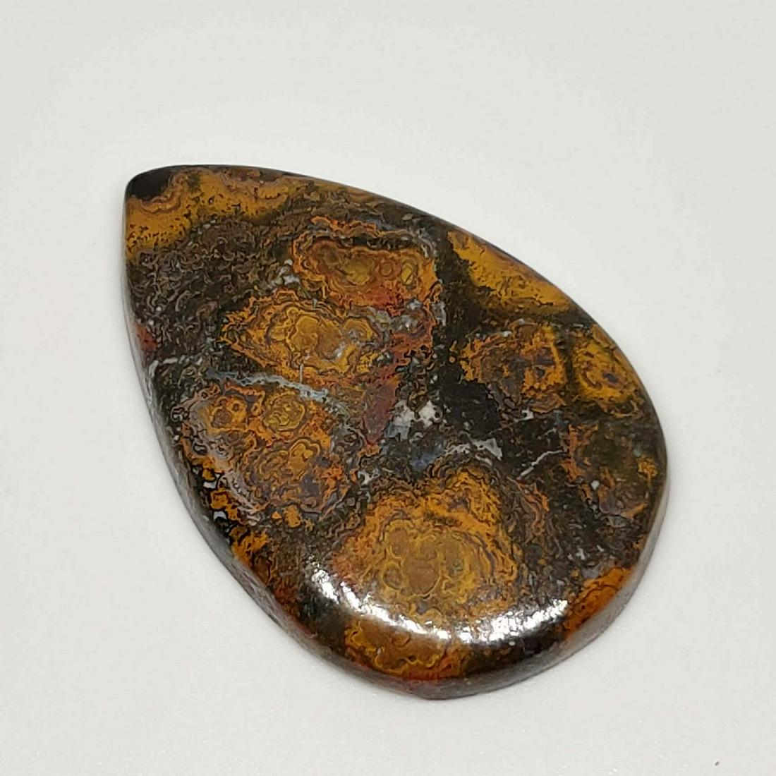 37.05 ct Natural Hungarian Agate: Title: 37.05 ct Natural Hungarian Agate Description: Gemstones: Agate Carat Weights: 37.05 ct Size/Dimensions: 38 X 25 X 5 mm Gemstone: Agate Reserve: $10.00 Shipping: Domestic: Flat-rate of $