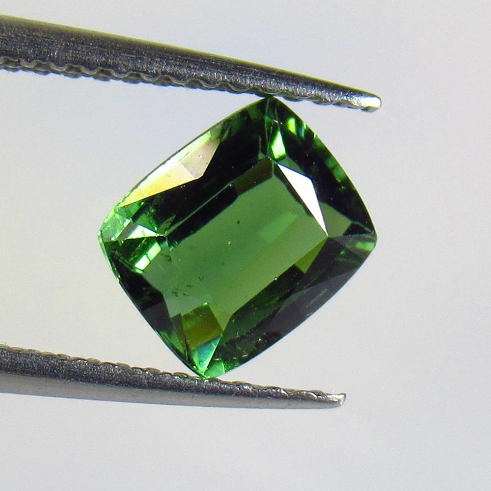 1.36 Ctw Natural Green Tourmaline Cushion Cut: No Reserve! Title: 1.36 Ctw Natural Green Tourmaline Cushion Cut Stone Clarity: VVS Gemstones: Natural Tourmaline Carat Weights: 1.36 Size/Dimensions: 7.30 x 6.20 x 3.80 mm Additional Information: Cus